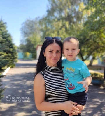 Як ВПО у Дніпрі безкоштовно отримати зимовий одяг для дітей