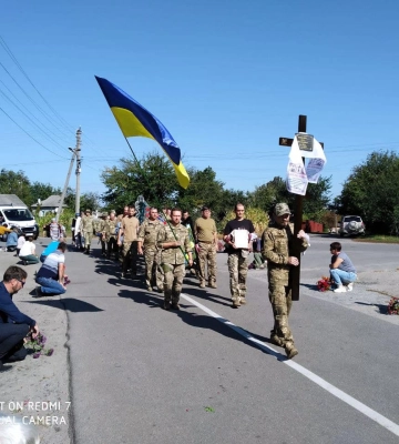У Кролевці провели в останню путь героя