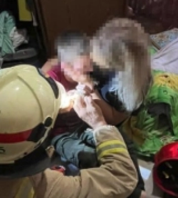 У Рівному люстра стала пасткою для пальця дитини