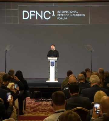 &quot;Починається відновлення українського ВПК&quot;: Зеленський виступив на Форумі оборонних індустрій в Києві
