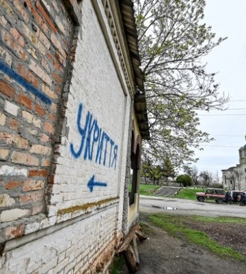 У Херсоні російські окупанти завдали удару по гімназії