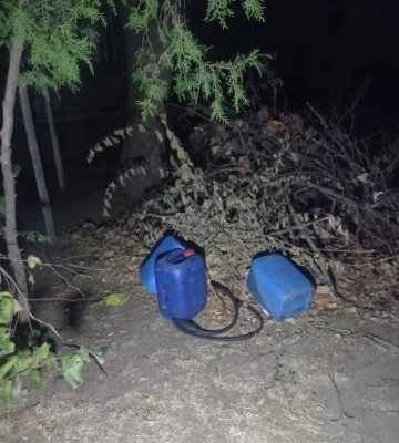У Миколаєві затримали зловмисників, які злили пальне з вантажівки