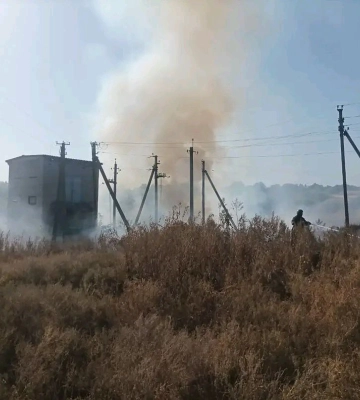 Через обстріл Харківщини виникла пожежа, яка поширилася на 2 га 