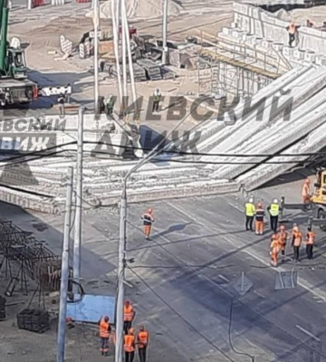В Киеве произошел обвал балок во время работ по реконструкции Дегтяровского путепровода