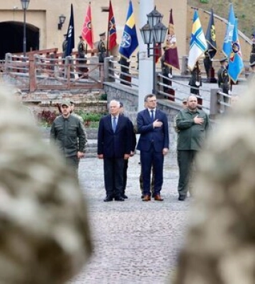Боррель у Києві вшанував полеглих захисників України. ФОТОрепортаж