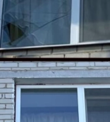 У Рівному замінили вікна, які вибило вибуховою хвилею після ракетного удару