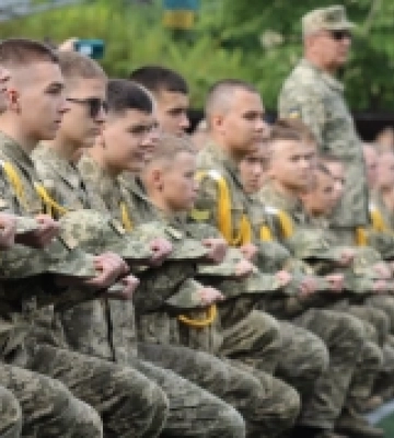 У Луцьку вихованці ліцею з військово-фізичною підготовкою імені Героїв Небесної Сотні склали присягу