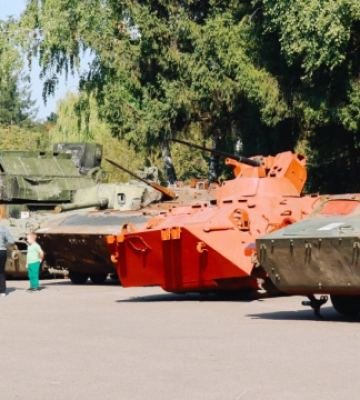 У Черкасах відкрили виставку пошкодженої ворожої техніки