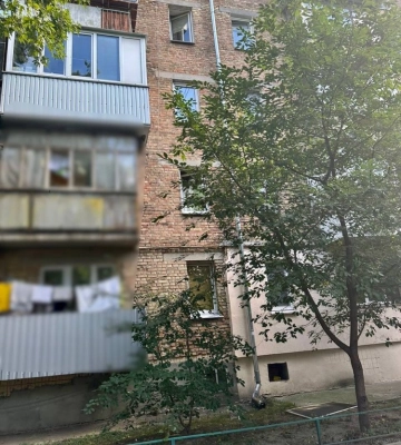 На Київщині із вікна четвертого поверху випав 4-річний хлопчик (подробиці)