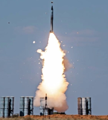Росіяни вдарили ракетами С-300 по околицях Харкова