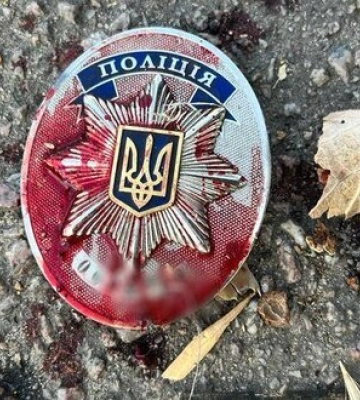 Ранковий обстріл Херсону: постраждалому цивільному відірвало ногу, поранено двох поліцейських, один у вкрай тяжкому стані. ФОТО