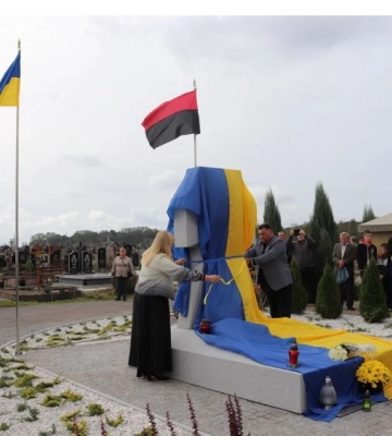 У Жидачеві відкрили пам’ятник Герою України Тарасу Матвіїву