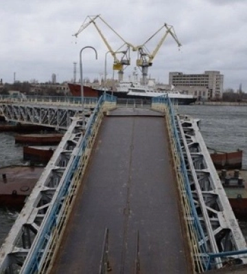 «Два понтони зношені вже на 99%», — комунальники розповіли про стан пішохідного мосту через Інгул