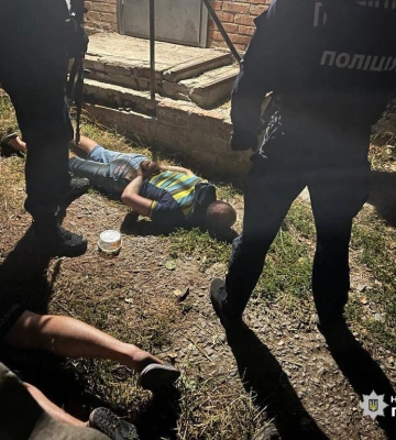 Вкрали у жінок $40 тисяч: на Харківщині спіймали банду домушників 