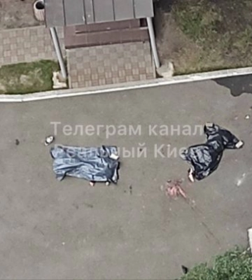 У Києві поліція встановлює обставини падіння дівчини і хлопця з балкону багатоповерхівки
