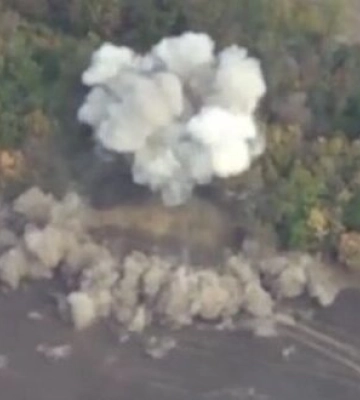 "HIMARS" ліквідував російську гаубицю 2А65 "Мста-Б". ВIДЕО
