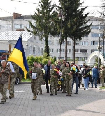 У Луцьку провели в останню дорогу захисника Анатолія Мосорука