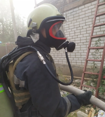 На Сумщині рятувальники приборкали масштабні пожежі, що спричинив ворожий обстріл