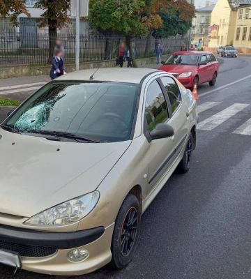 На вулиці Шептицького автомобіль наїхав на львів&#039;янку