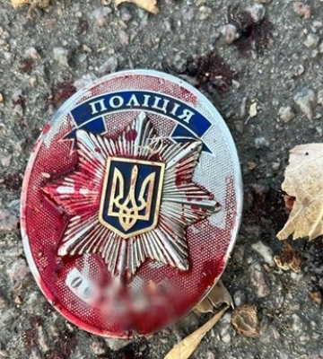 Атака РФ на Херсон: умер раненый полицейский