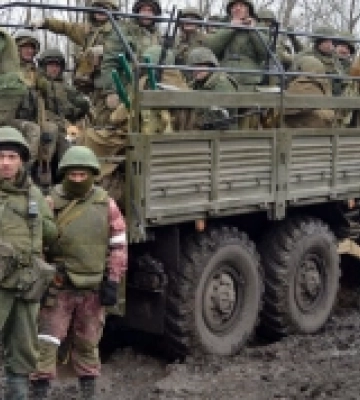 Окупанти відбирають автомобілі у цивільних та відкривають по ним вогонь