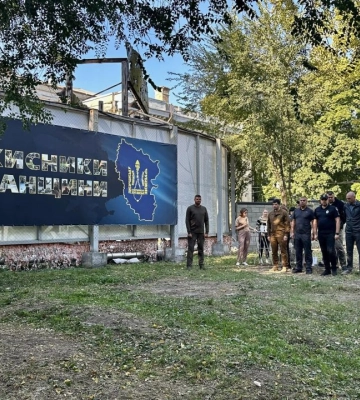 У Дніпрі заклали соснову алею на честь захисників та захисниць (Фото)