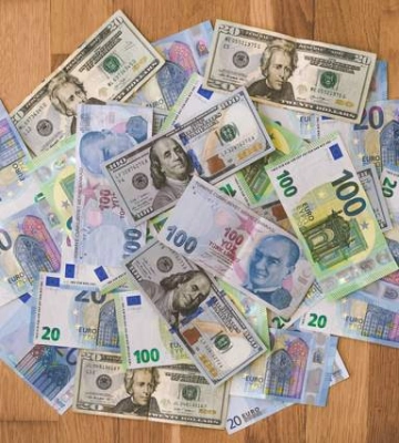 Майже річний рекорд: НБУ продав солідну суму валюти у вересні
