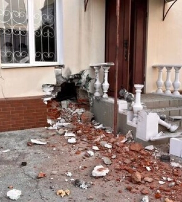 Доба на Херсонщині: рашисти поцілили у житлові квартали, церкву, завод та об’єкт критичної інфраструктури, є жертви