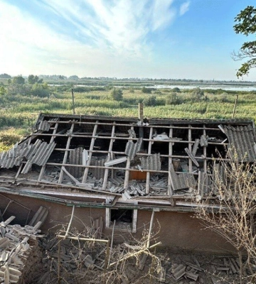 Окупанти завдали ударів по Антонівці на Херсонщині: є постраждалі, під завалами можуть лишатися люди