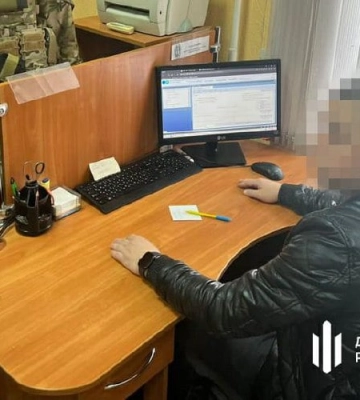 Податківець, який «відкошував» кременчужан від служби, постане перед судом