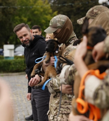 В Україні стартувала нова програма підтримки ветеранів війни за участю собак-терапевтів