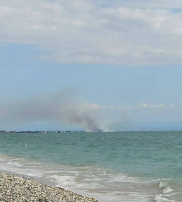 В Крыму прогремел взрыв и образовался "гриб" в небе, — соцсети (фото, карта)