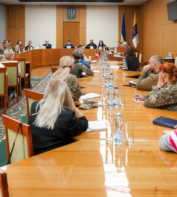 Представники НГУ, ДПСУ та ЗСУ провели зустріч із родинами полонених і зниклих безвісти військовослужбовців
