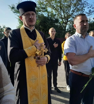 Мати впізнала Героя за перснем: на Волині встановили меморіальні дошки полеглим захисникам