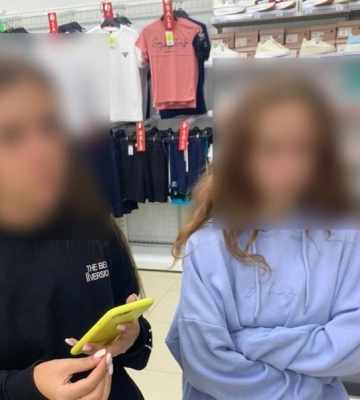 В Охтирці двох дівчат спіймали на крадіжці з магазину