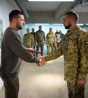 Президент Володимир Зеленський нагородив бійців «Сталевого Кордону»