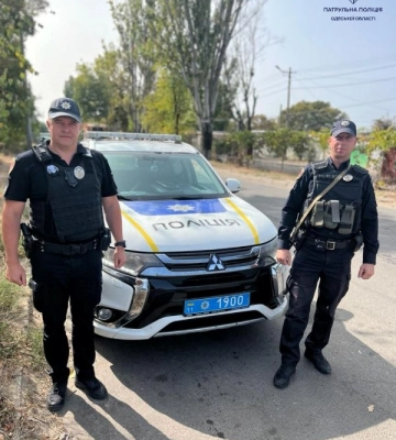 В Одесі патрульні врятували жінку від самогубства