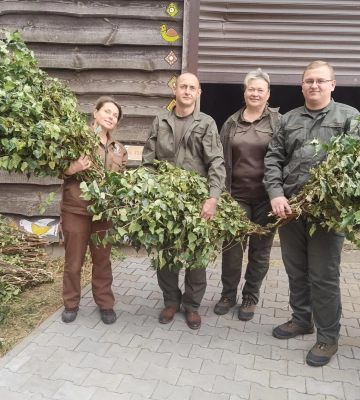 Волинські та рівненські лісівники подбали про гостинці для підопічних зоопарків