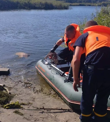В Днепре на Парусе из воды достали труп