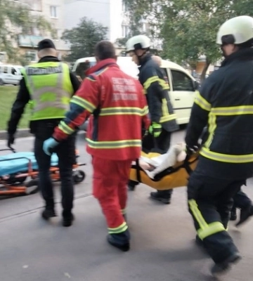 Потребувала медичної допомоги: у Луцьку визволили пенсіонерку з зачиненої квартири 