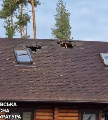 Последствия обстрела пгт Печенеги на Харьковщине, повреждены жилые дома. ФОТОрепортаж