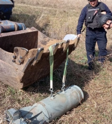 На Запоріжжі під час збирання врожаю комбайнери знайшли авіабомбу