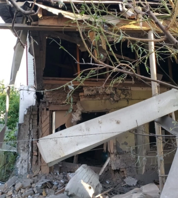 Під час ранкового обстрілу Нікополя постраждала літня жінка, - голова Дніпропетровської ОВА. ФОТО