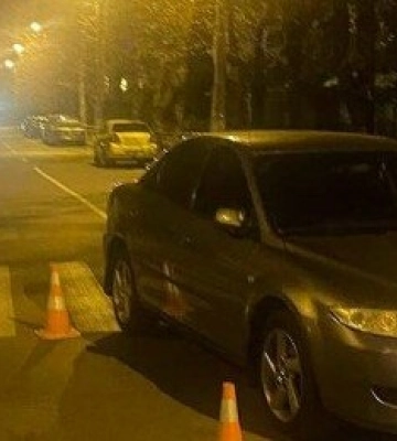 На Полтавщині автомобіль Mazda збив 86-річну бабусю: її з травмами госпіталізували до лікарні
