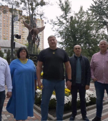 "Слуги народа" Коцюбинского просят Зеленского защиты от застройщиков Кличко