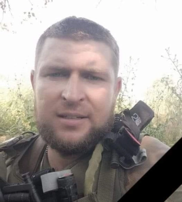Залишилась дружина та діти: на Одещині попрощаються з воїном