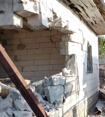 Під час ранкового обстрілу Нікополя постраждала літня жінка, - голова Дніпропетровської ОВА. ФОТО
