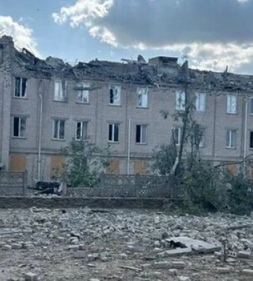 Рашисти вдарили по лікарні у Бериславі на Херсонщині: Постраждали двоє медпрацівників. ФОТОрепортаж
