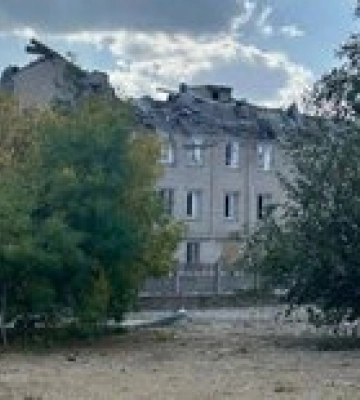 В Бериславе россияне авиабомбами уничтожили больницу – фото