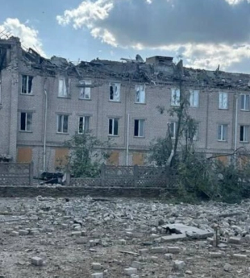 У Бериславі окупанти влучили у лікарню та станцію швидкої допомоги